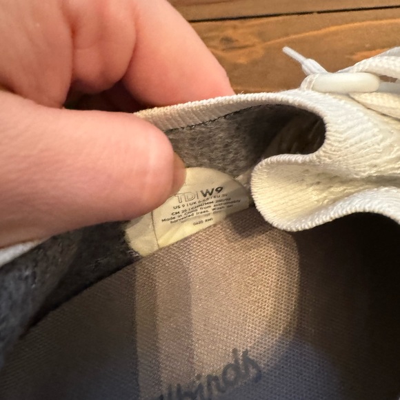 Allbirds Tree Dasher Size 9 - Picture 3 of 7